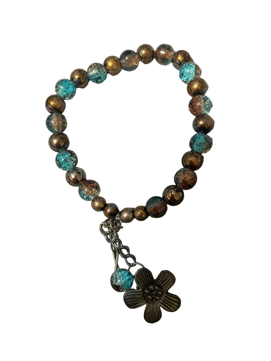 Flower charmed bracelet