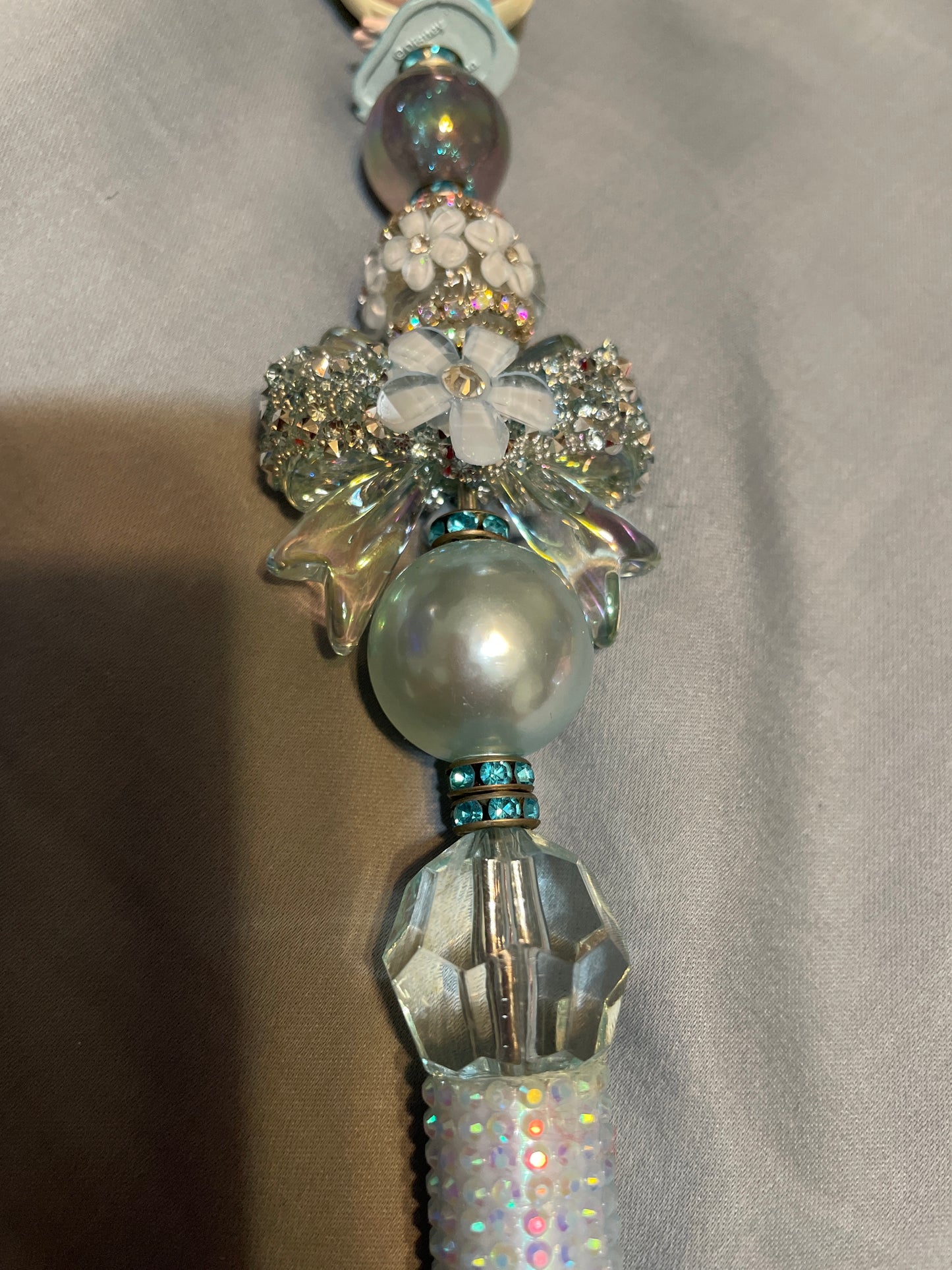 Elsa beaded pen